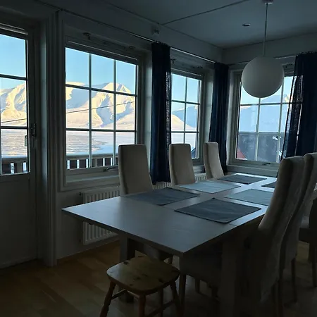 Haugen Pensjonat Svalbard Longyearbyen Room photo