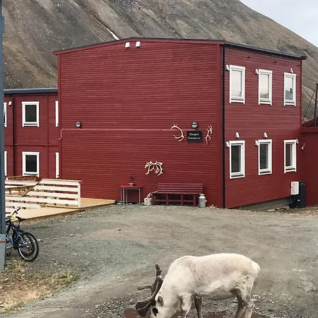 Haugen Pensjonat Svalbard Longyearbyen Exterior photo